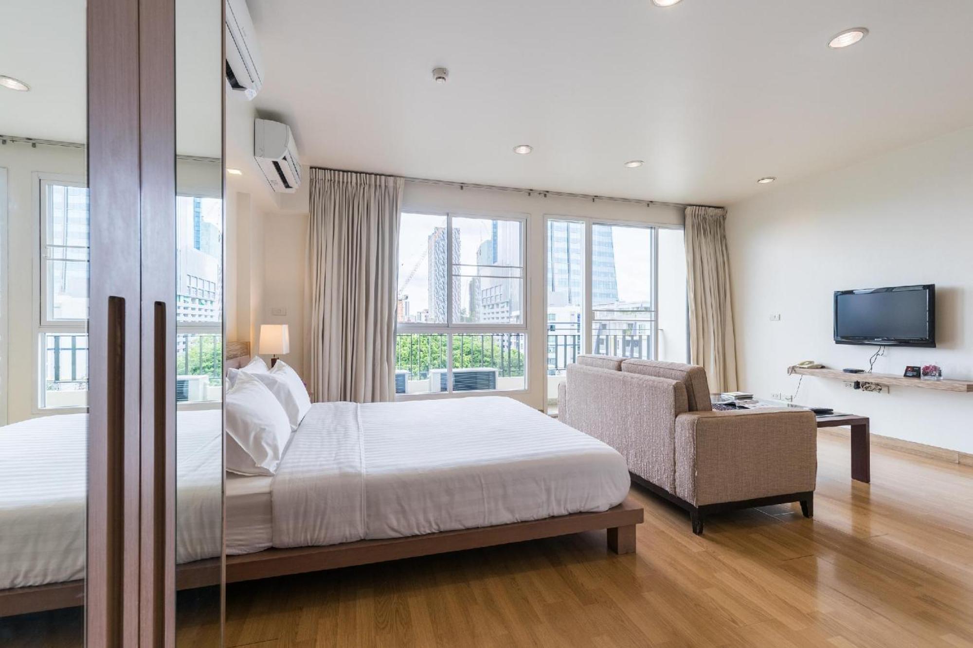 Bangkok Patio Bts Sanam Pao Aparthotel Exterior photo