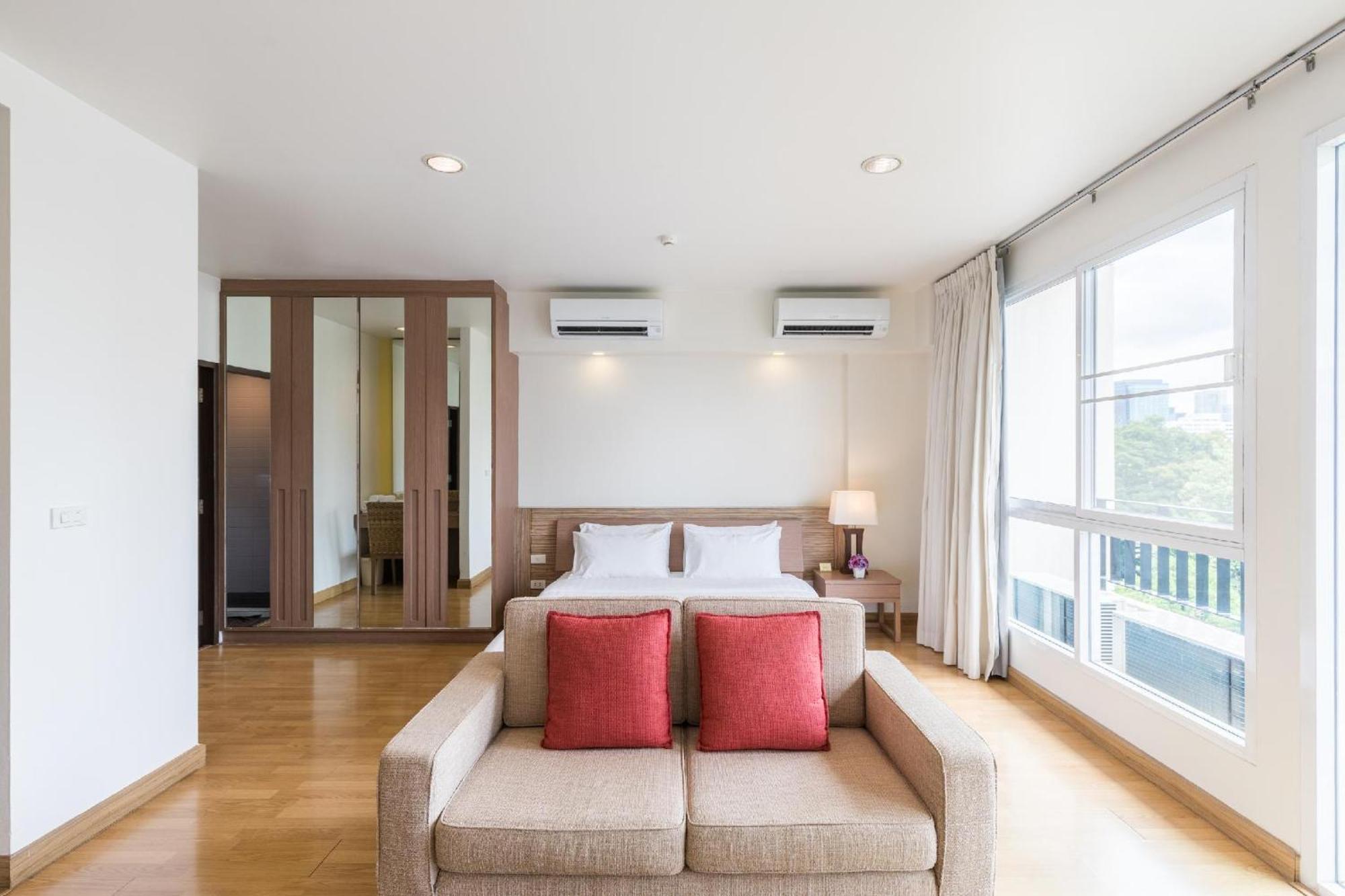 Bangkok Patio Bts Sanam Pao Aparthotel Exterior photo