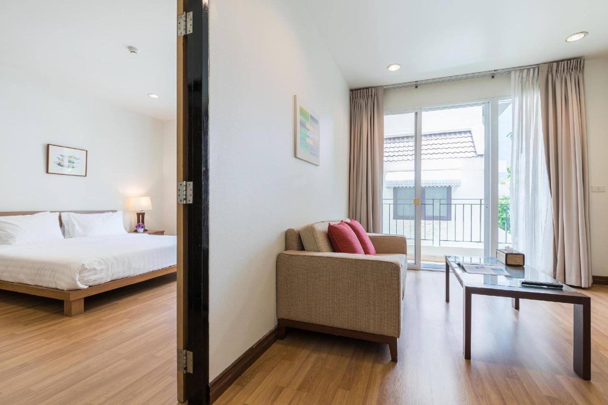 Bangkok Patio Bts Sanam Pao Aparthotel Exterior photo