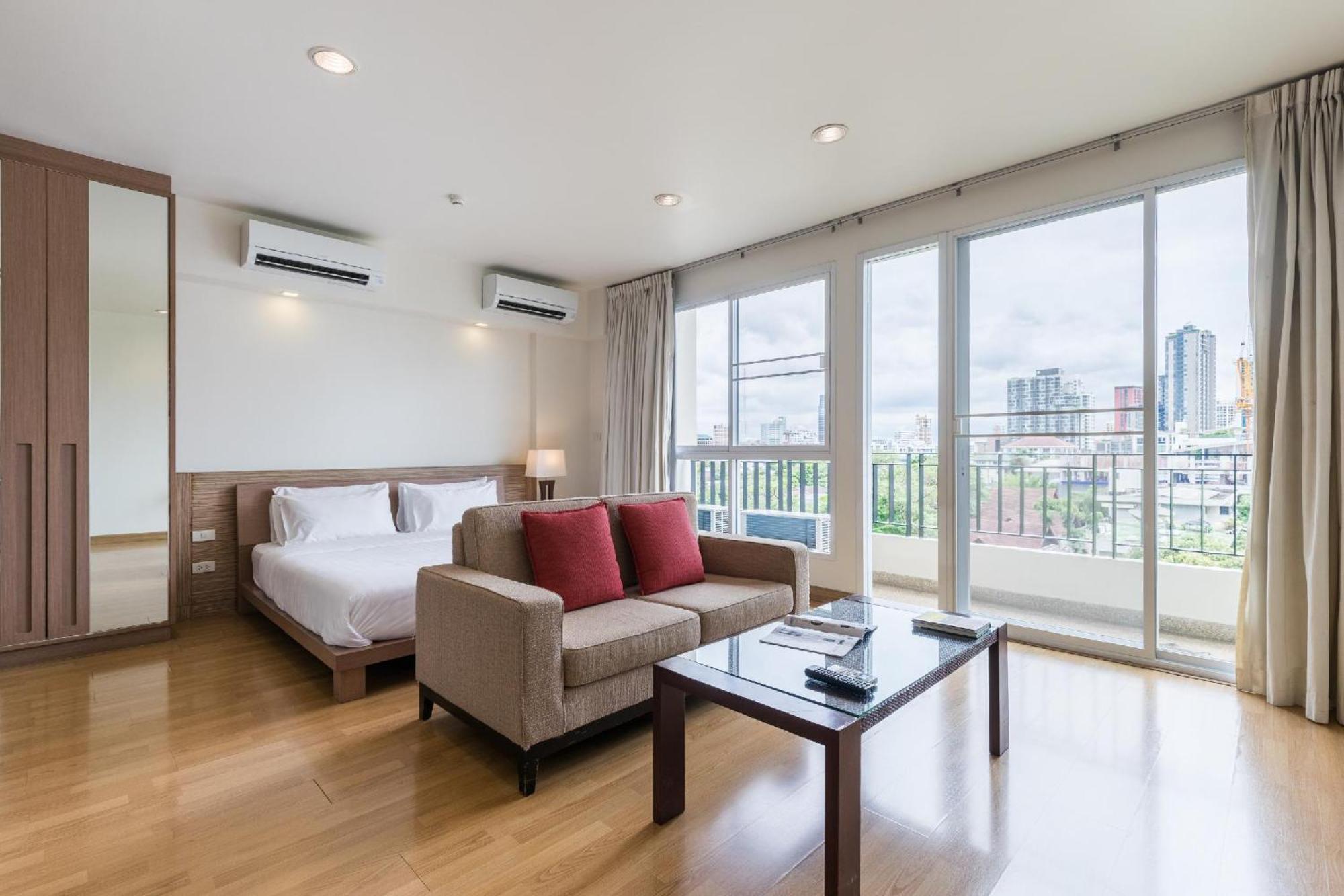 Bangkok Patio Bts Sanam Pao Aparthotel Exterior photo