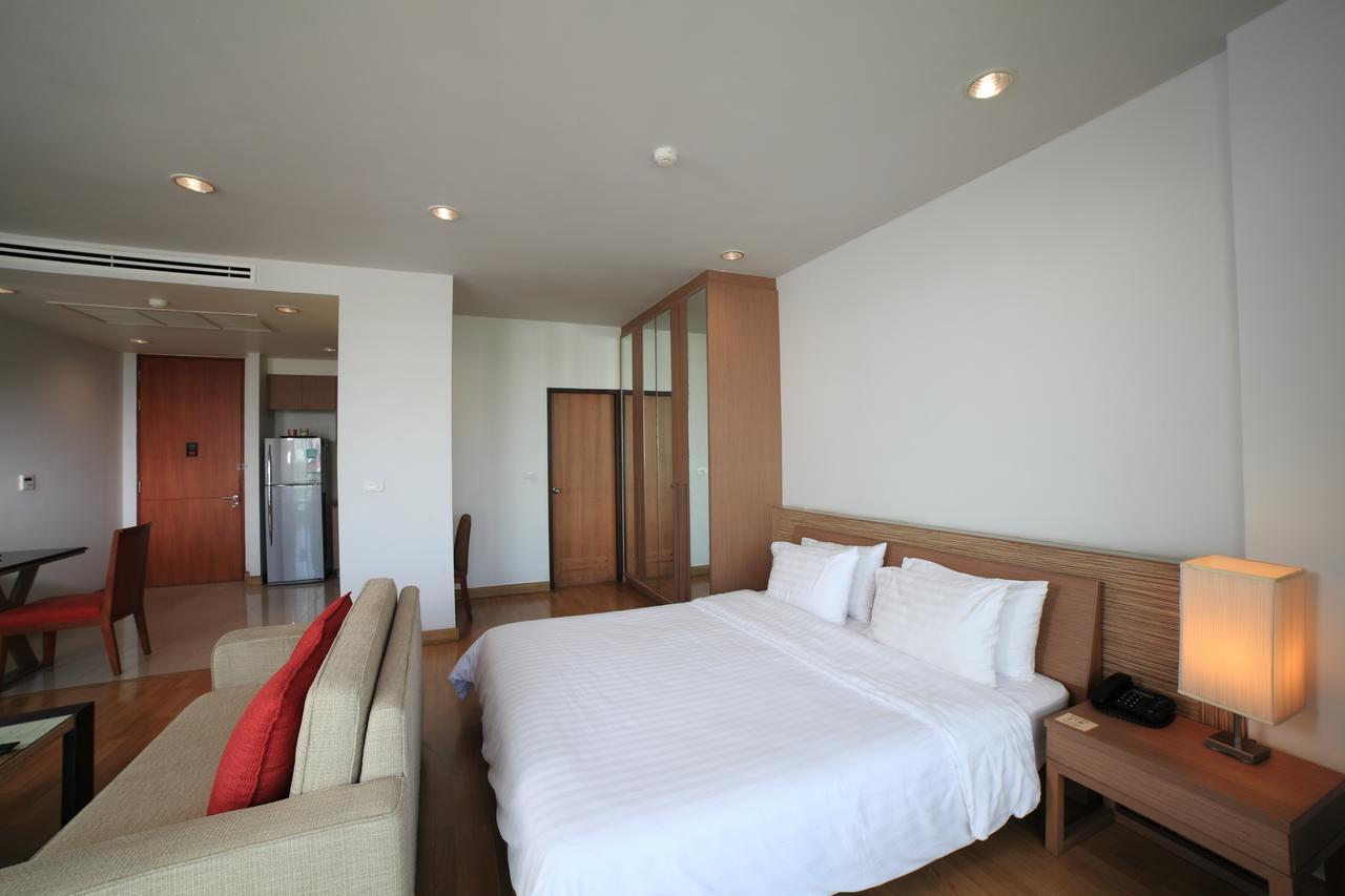 Bangkok Patio Bts Sanam Pao Aparthotel Exterior photo